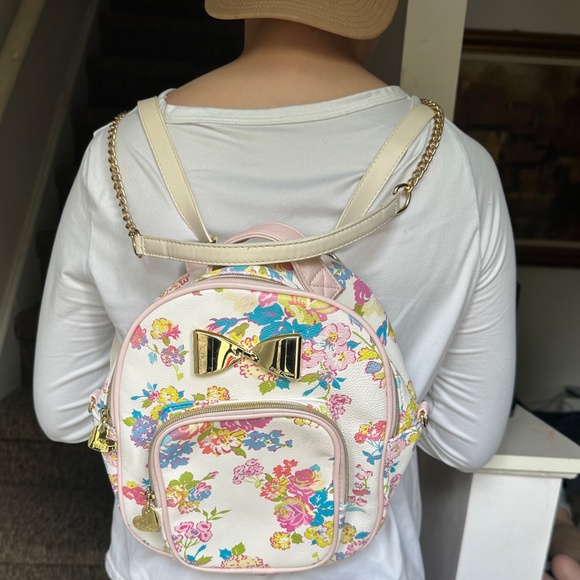 Betsey Johnson floral print Mini Backpack. - Picture 5 of 16